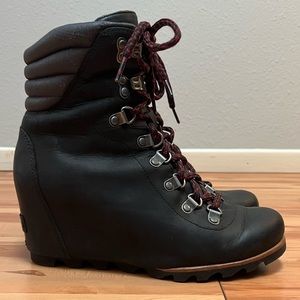 SOREL WOMEN'S CONQUEST WEDGE BOOT